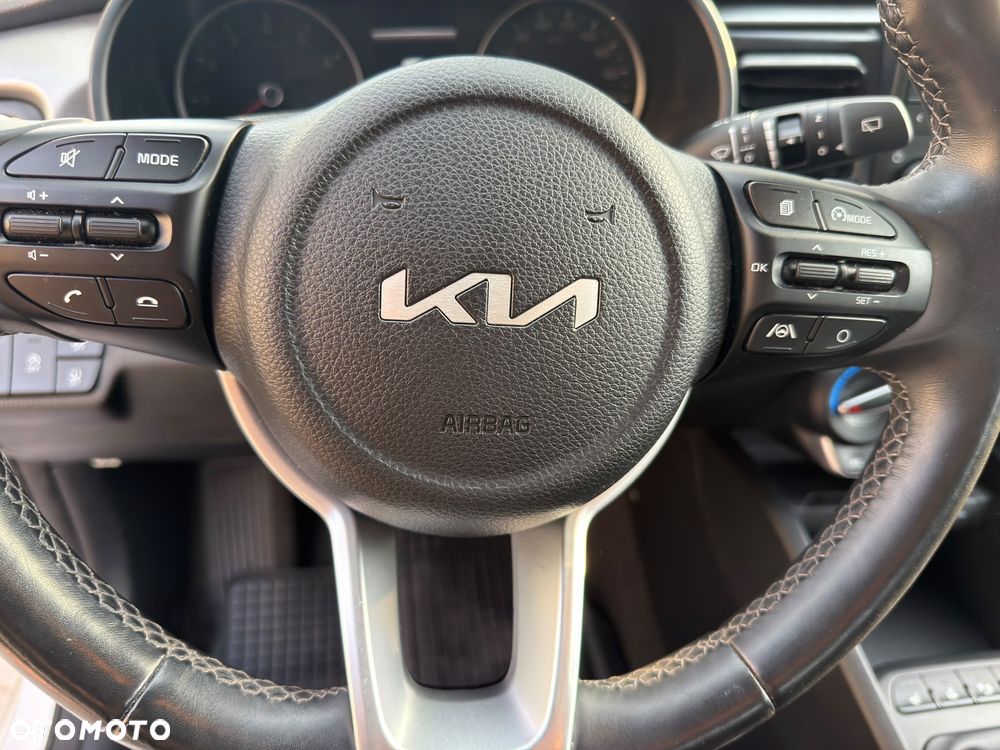 Kia Rio - 10