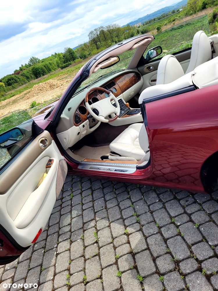 Jaguar XK - 6