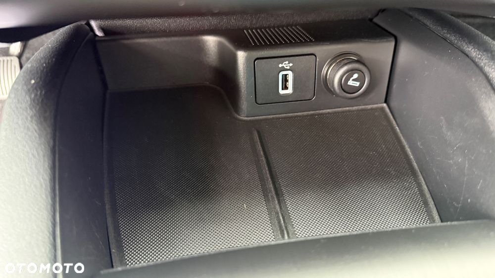 Ford Focus 2.0 EcoBlue STart-Stopp-System TITANIUM - 34