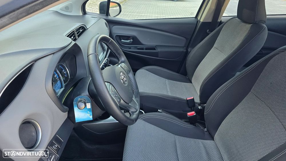 Toyota Yaris 1.5 HSD Comfort +P.Style+P.Techno - 40
