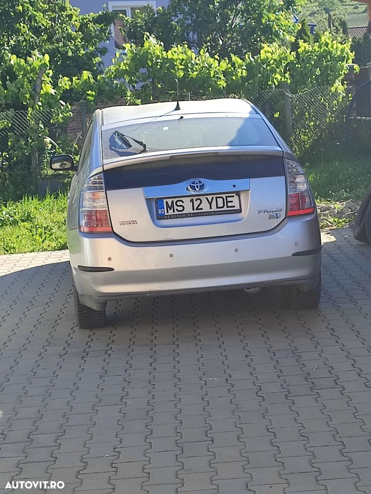 Toyota Prius (Hybrid) Luna - 2