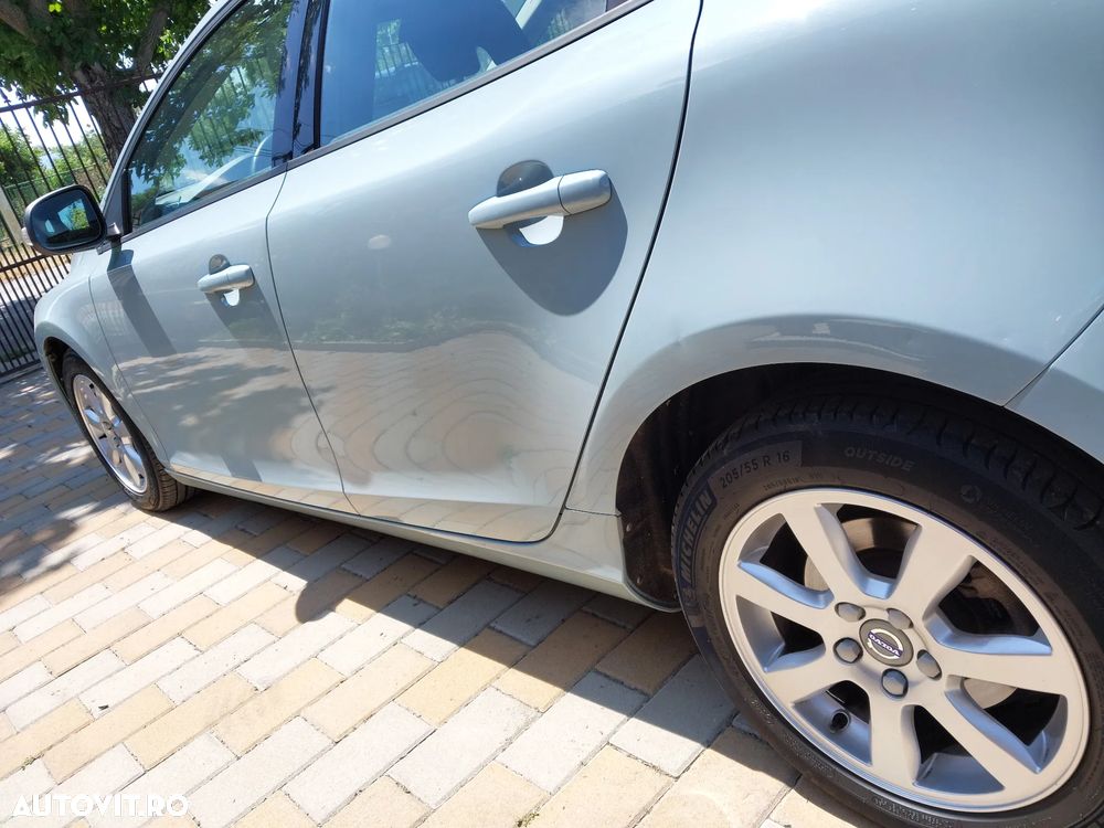Volvo V40 D2 Aut. Momentum - 13