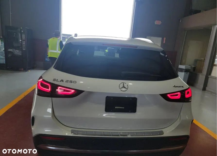 Mercedes-Benz GLA 250 4Matic 8G-DCT AMG Line - 6