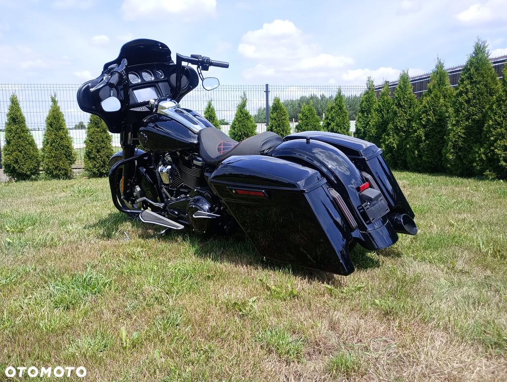 Harley-Davidson Touring Street Glide - 11