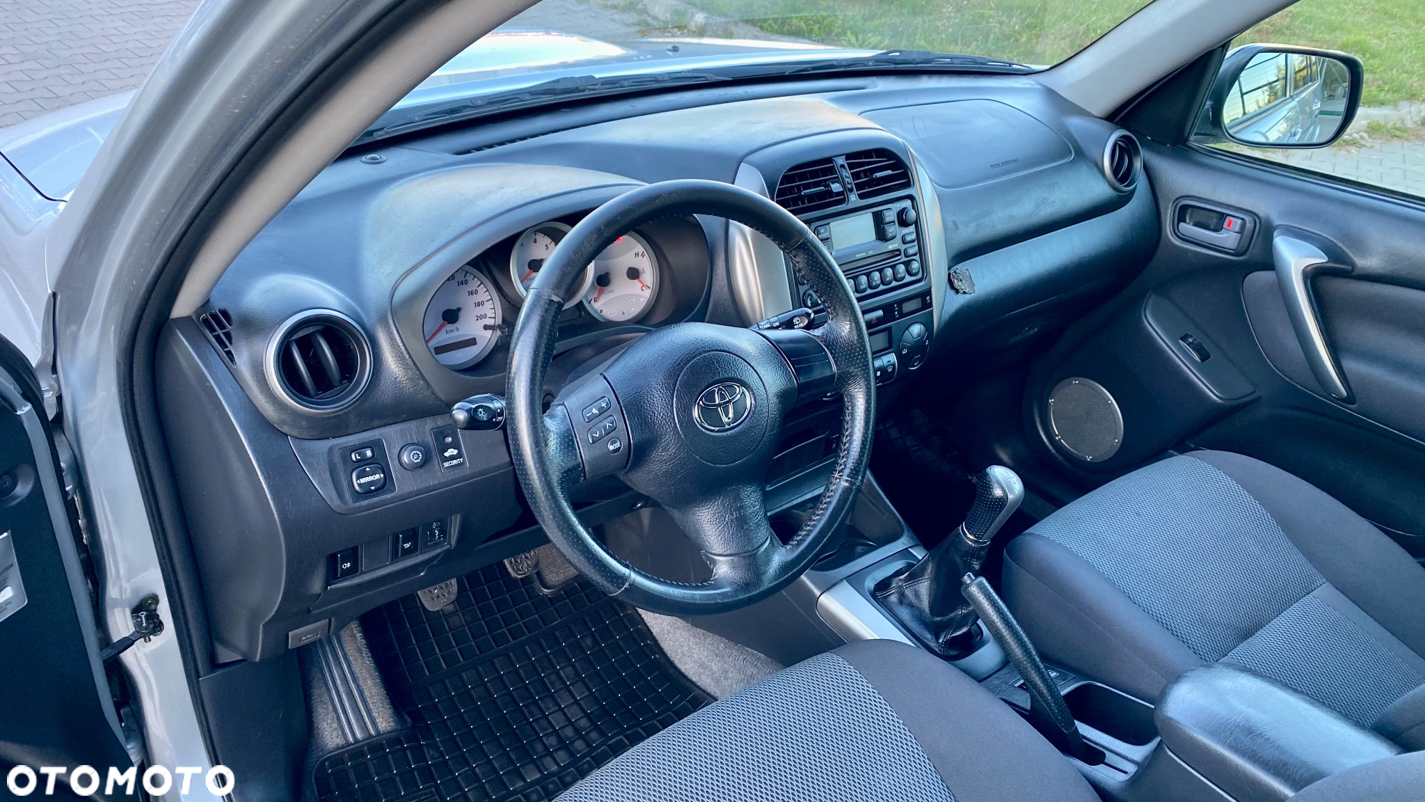 Toyota RAV4 - 14