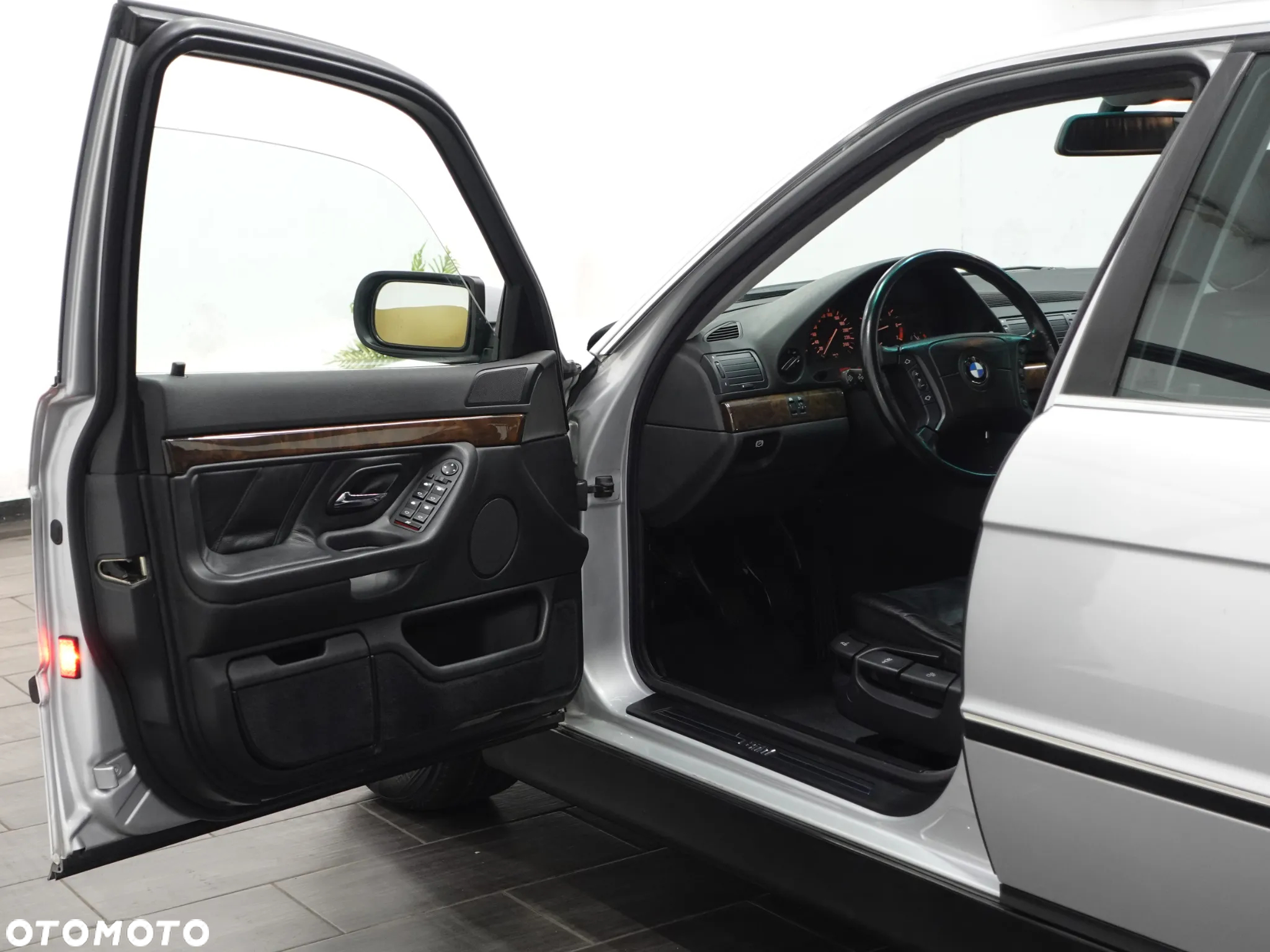 BMW Seria 7 728i - 18