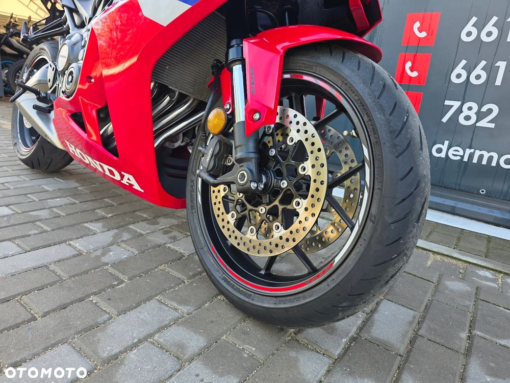 Honda CBR - 27