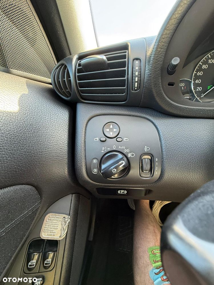 Mercedes-Benz Klasa C 180 Kompressor Classic - 14