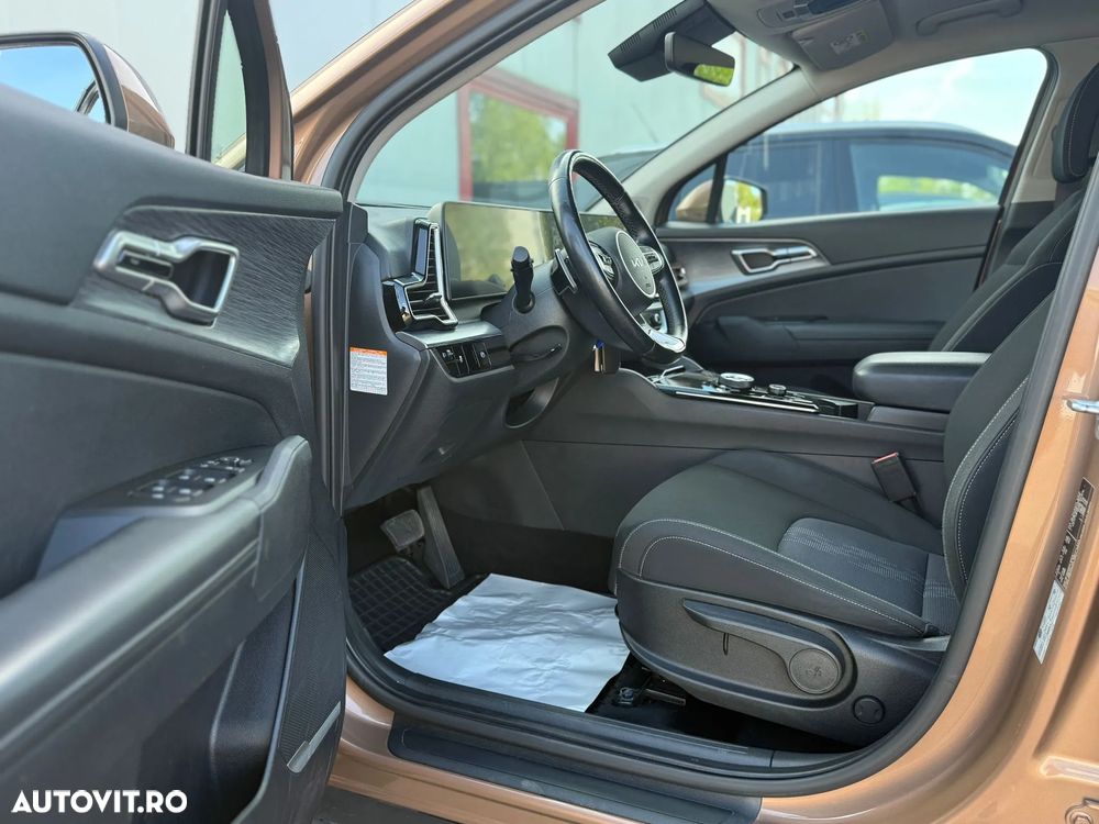 Kia Sportage 1.6 T-GDI MHEV 7DCT HP 4x4 Business Line - 14