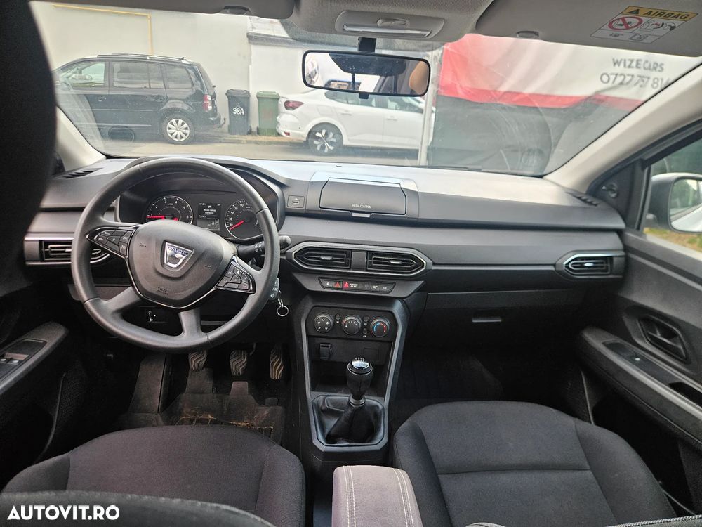 Dacia Logan TCe 90 Essential - 13