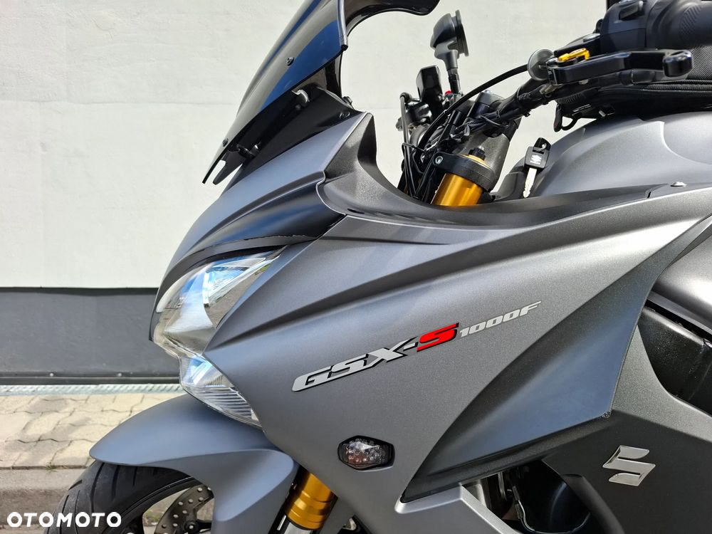 Suzuki GSX 1000 - 25