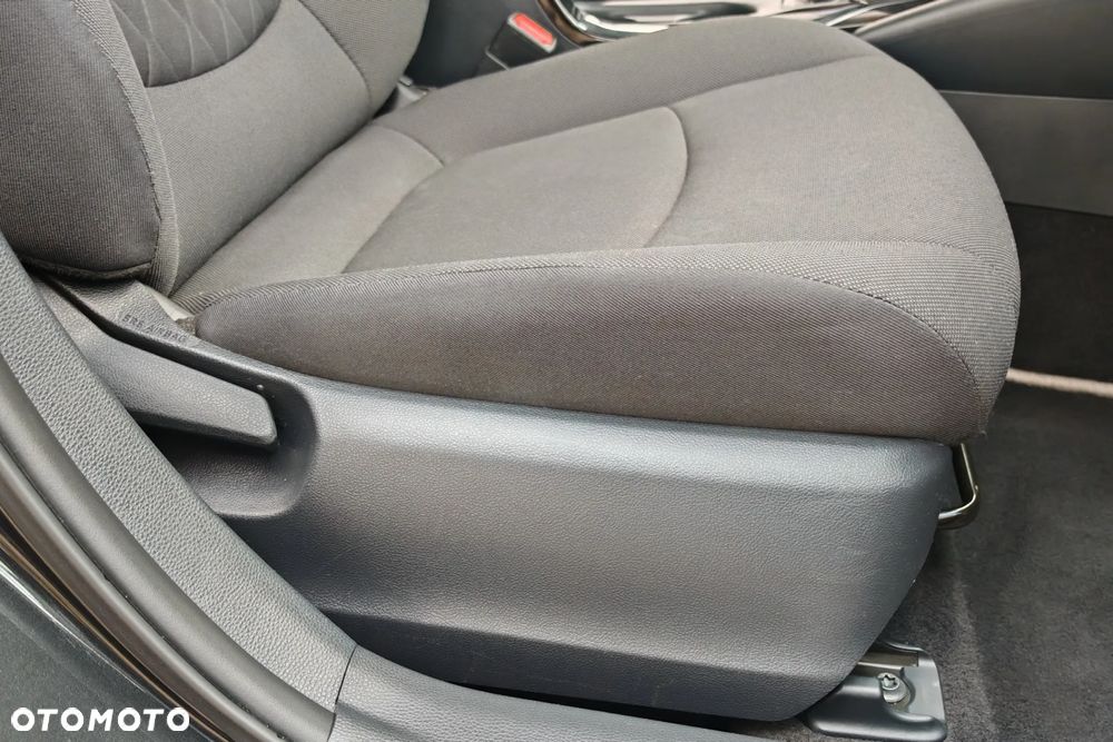 Toyota Corolla 1.8 Hybrid Comfort - 23