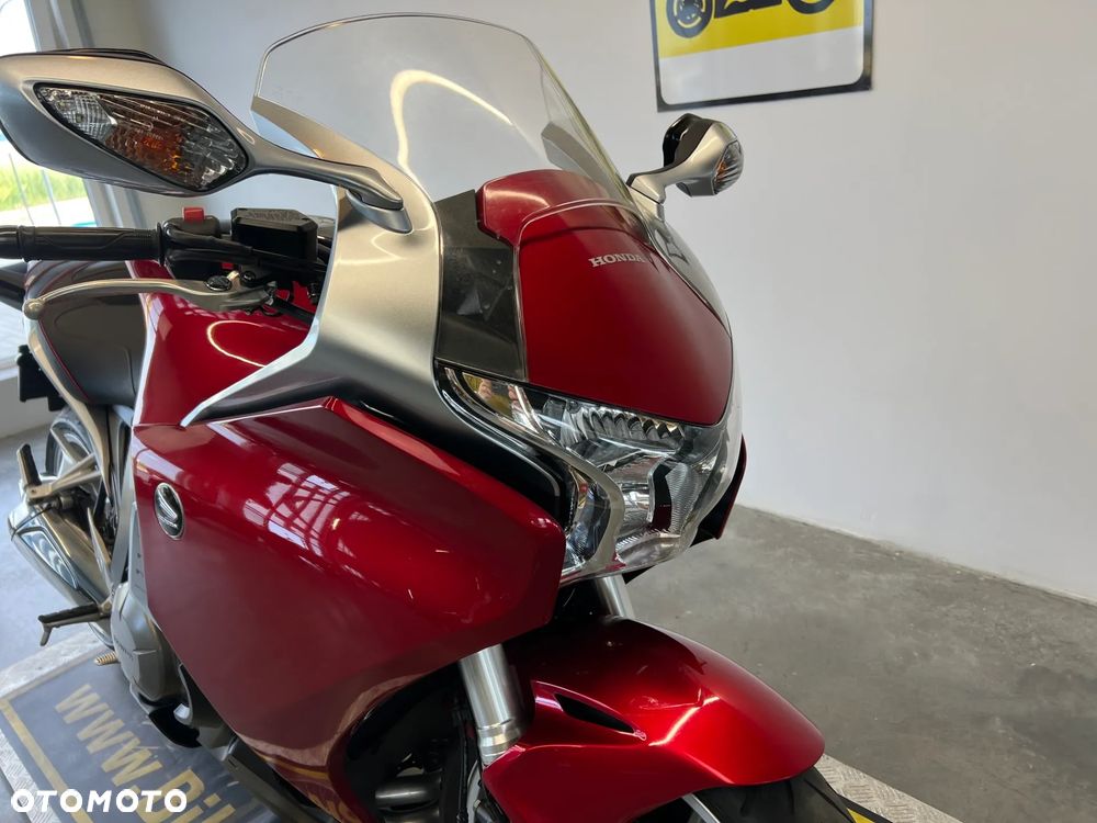 Honda VFR - 24