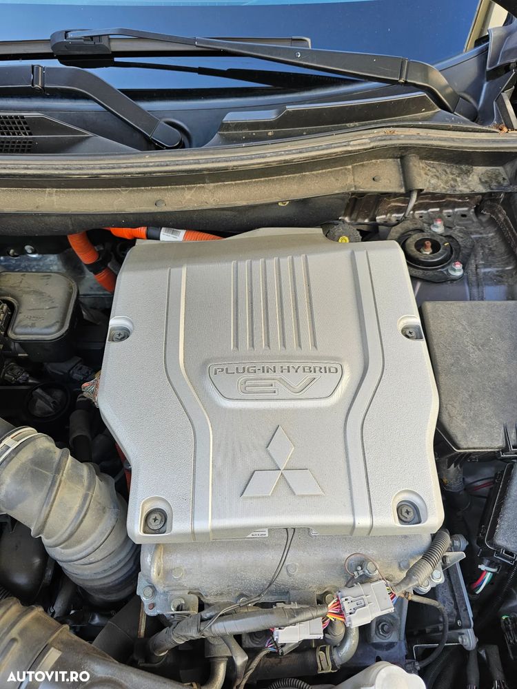 Mitsubishi Outlander PHEV 2.4 L 4X4 Instyle - 27