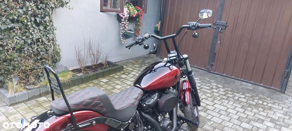 Harley-Davidson Softail Street Bob - 32