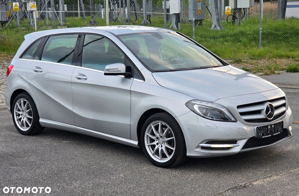 Mercedes-Benz Klasa B 180 BlueEFFICIENCY Edition Style - 4
