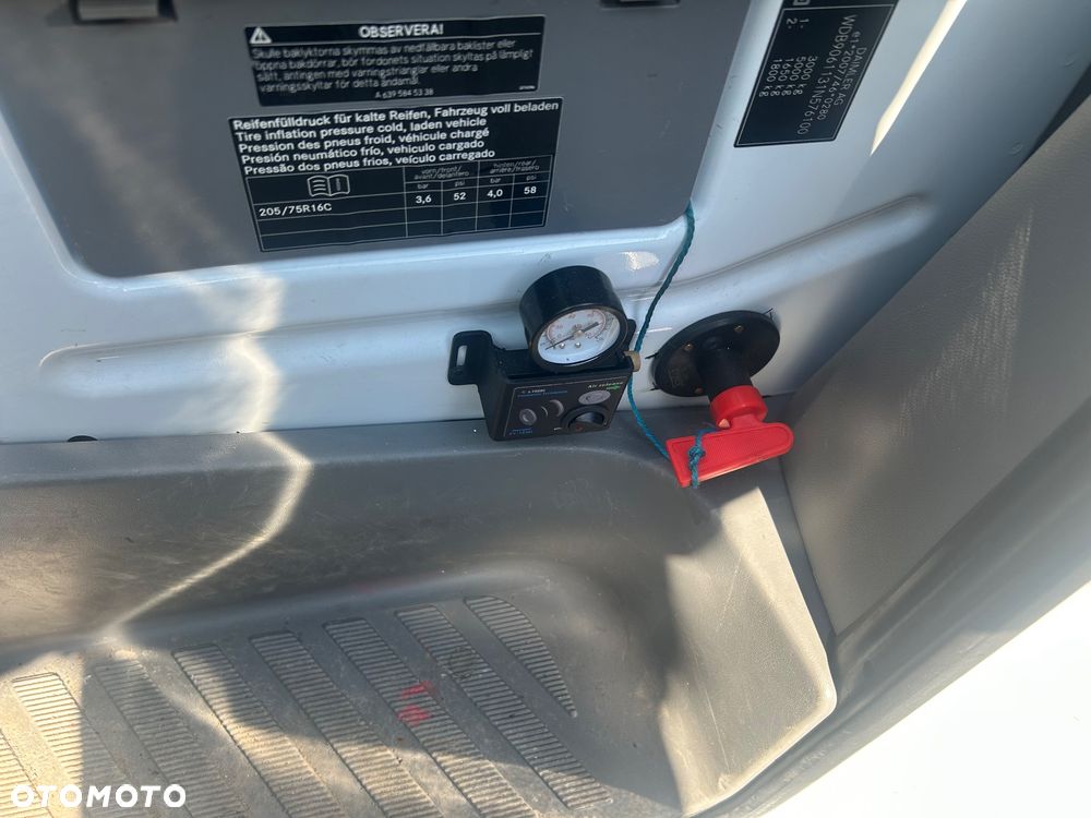 Mercedes-Benz Sprinter - 9