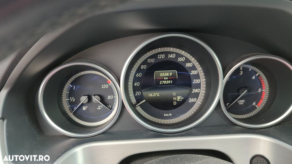 Mercedes-Benz E 200 CDI DPF BlueEFFICIENCY 7G-TRONIC - 23