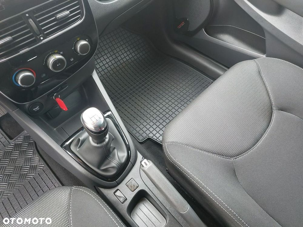 Renault Clio - 10