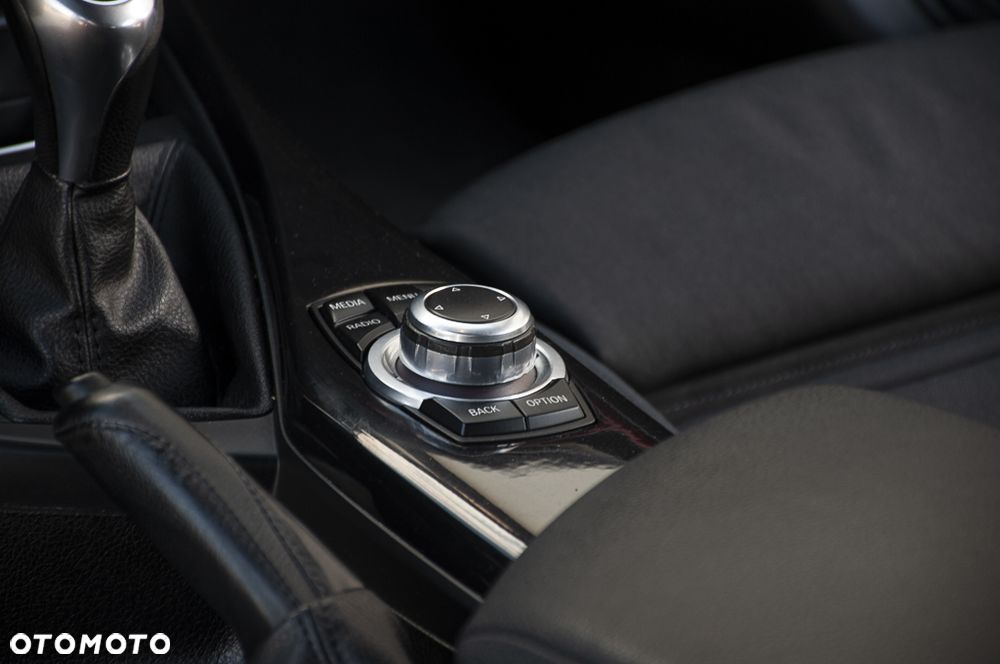 BMW Seria 1 120d Sport Line - 38