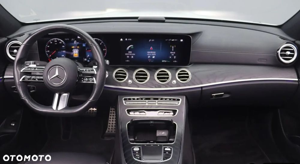 Mercedes-Benz Klasa E 220 d 4Matic 9G-TRONIC AMG Line - 8