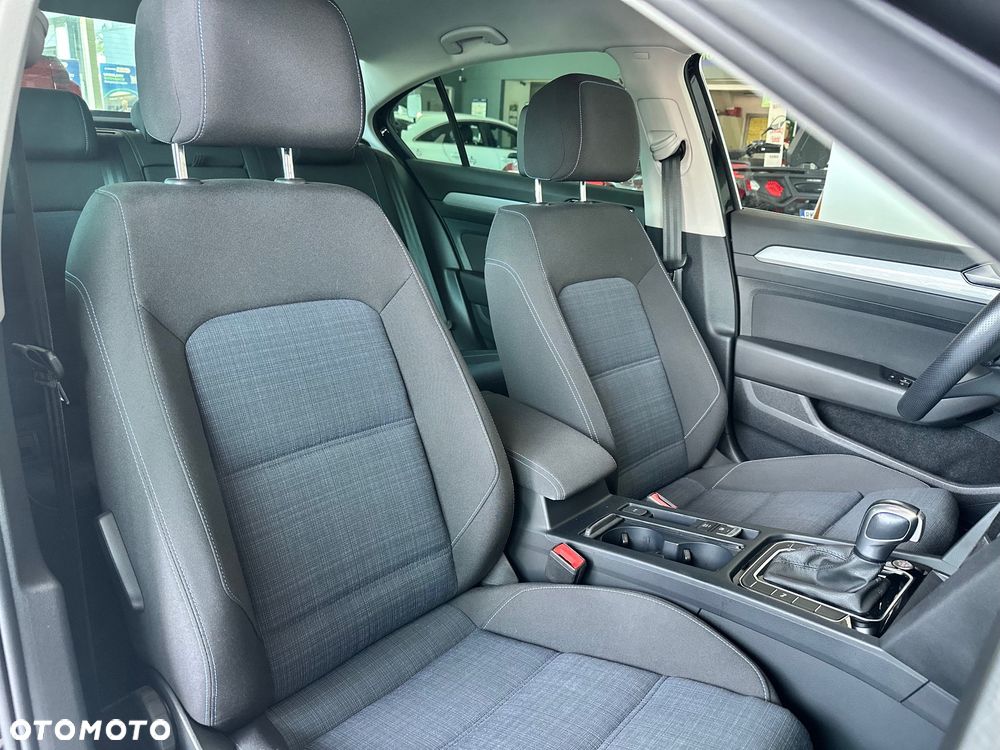 Volkswagen Passat - 10