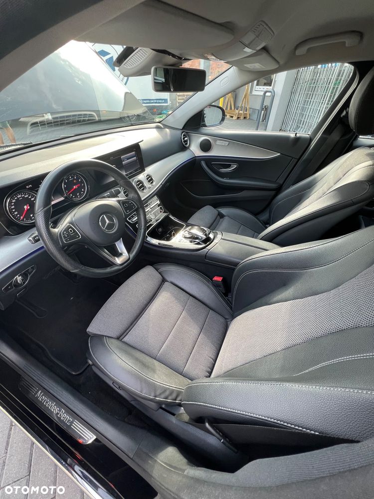 Mercedes-Benz Klasa E 200 9G-TRONIC Exclusive - 6