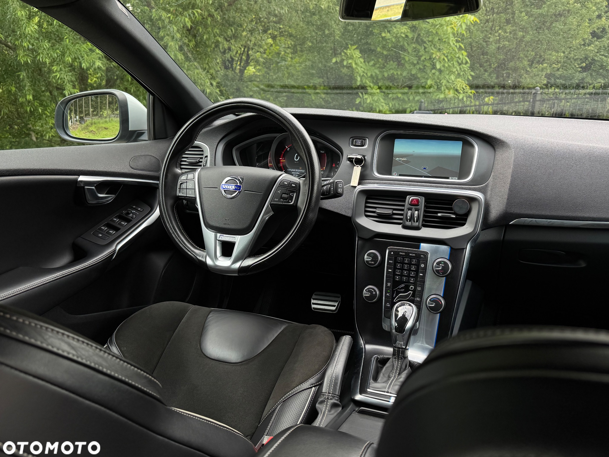 Volvo V40 D2 Drive-E R-Design Momentum - 5