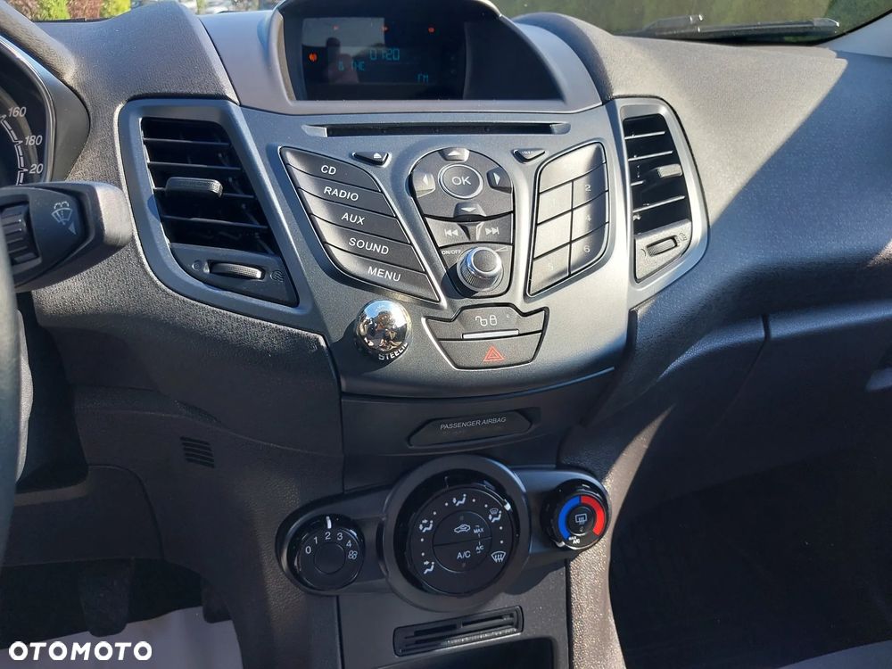 Ford Fiesta - 17
