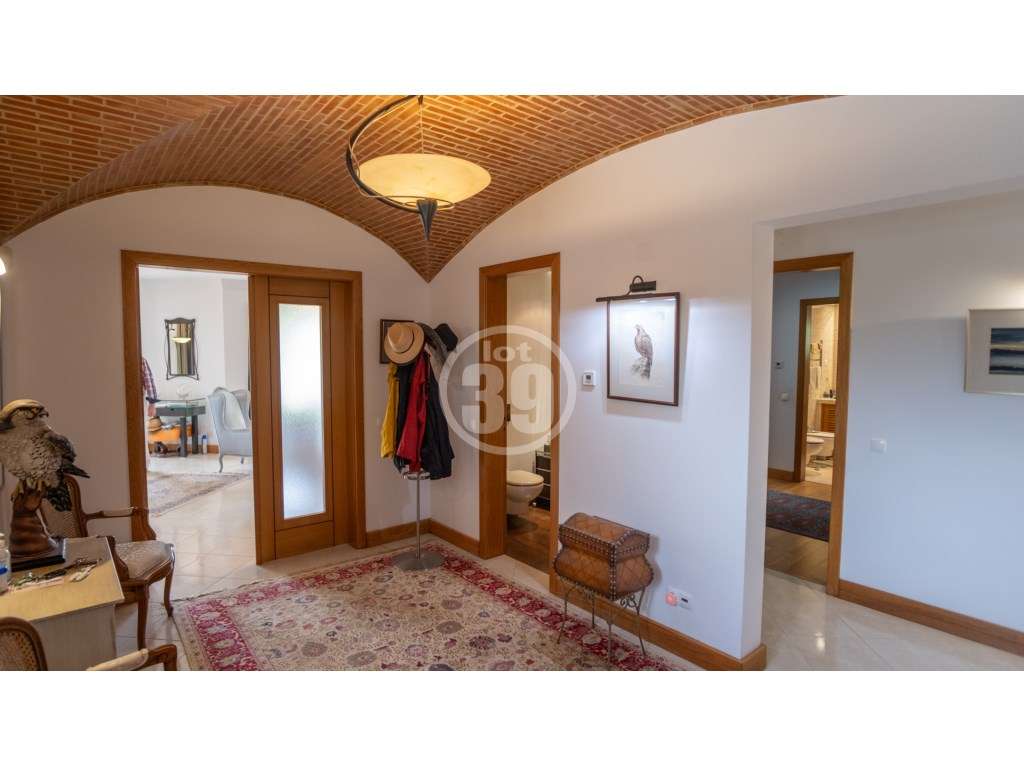 Excelente moradia com 4 quartos, garagem, piscina e jardins. - Grande imagem: 5/40