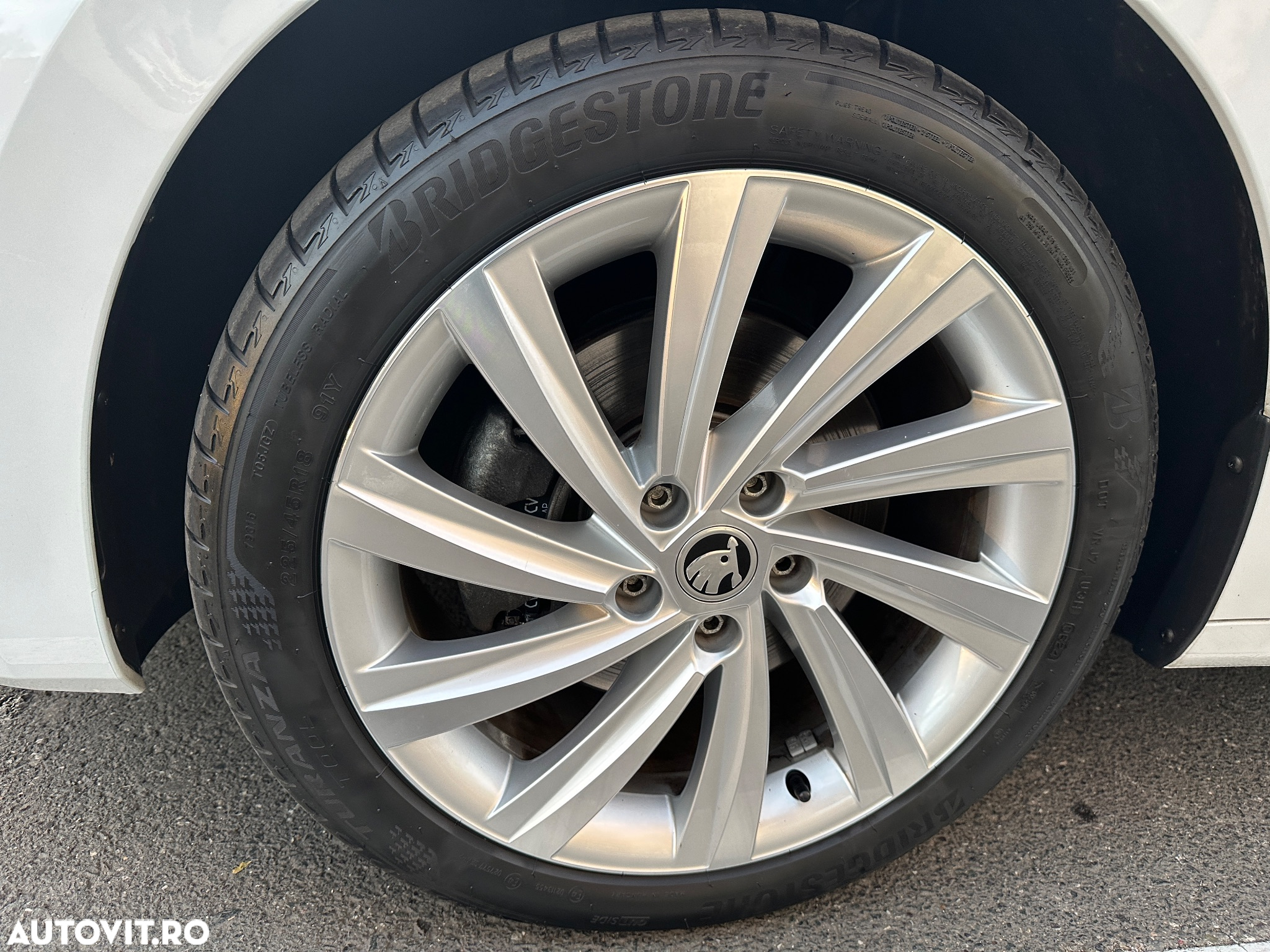 Skoda Octavia Combi 1.4 TSI iV DSG First Edition - 9