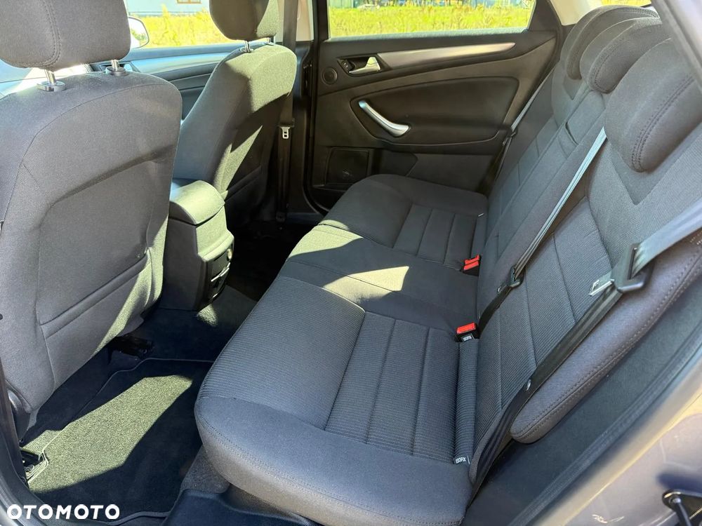 Ford Mondeo 2.0 TDCI Champions Edition - 25