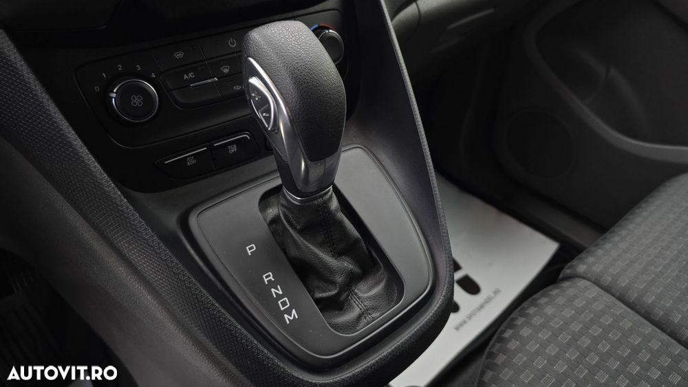 Ford Transit Connect - 17