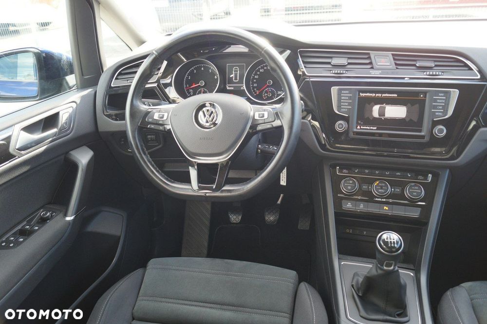 Volkswagen Touran - 13