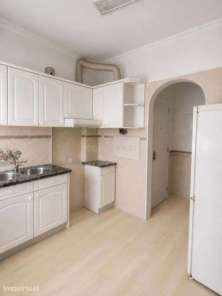 Apartamento T2 na Mina – Amadora | Localização de excelência junto ao - Grande imagem: 2/22