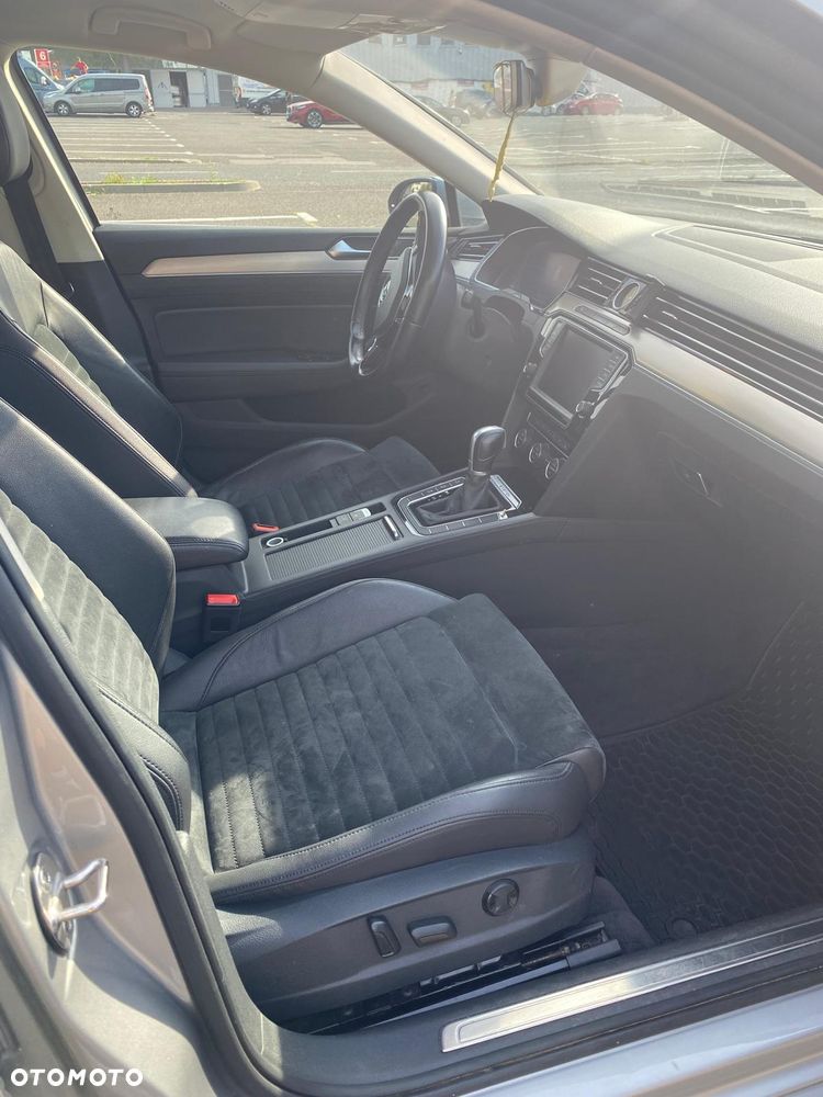 Volkswagen Passat - 11