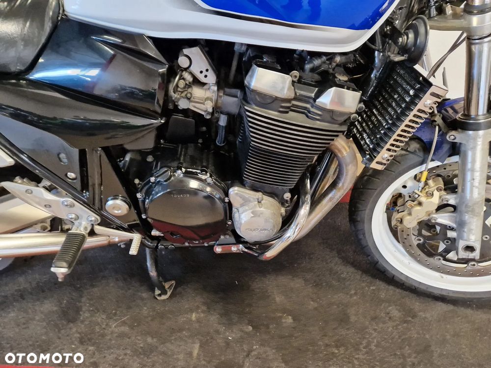 Suzuki GSX - 17