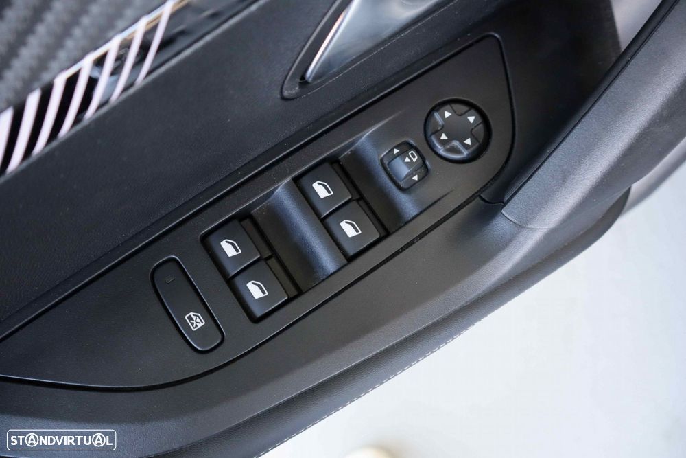 Peugeot e-2008 50 kWh Allure - 15