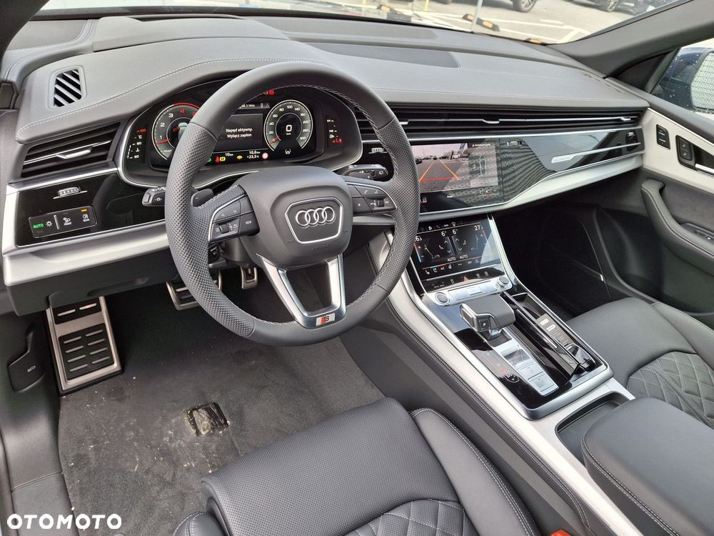 Audi Q8 - 9