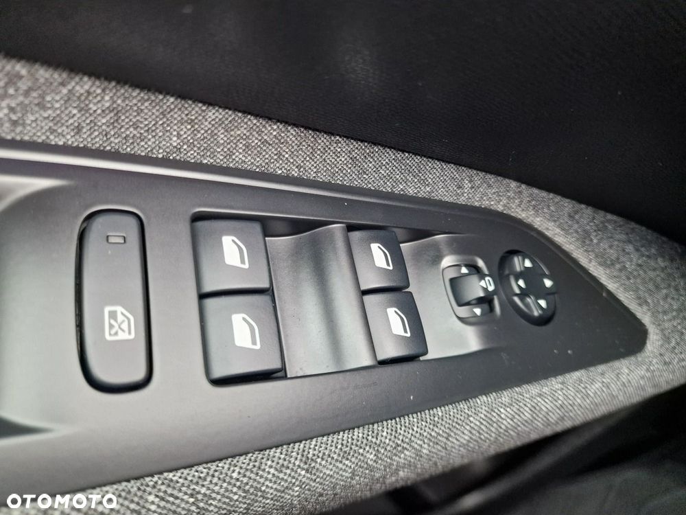 Peugeot 5008 1.5 BlueHDi Active Pack S&S EAT8 - 34