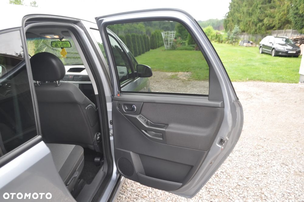 Opel Meriva 1.6 16V Cosmo - 16