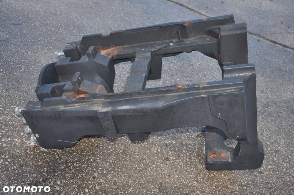 WSPORNIK RAMA DEUTZ FAHR 8280 TTV - 3