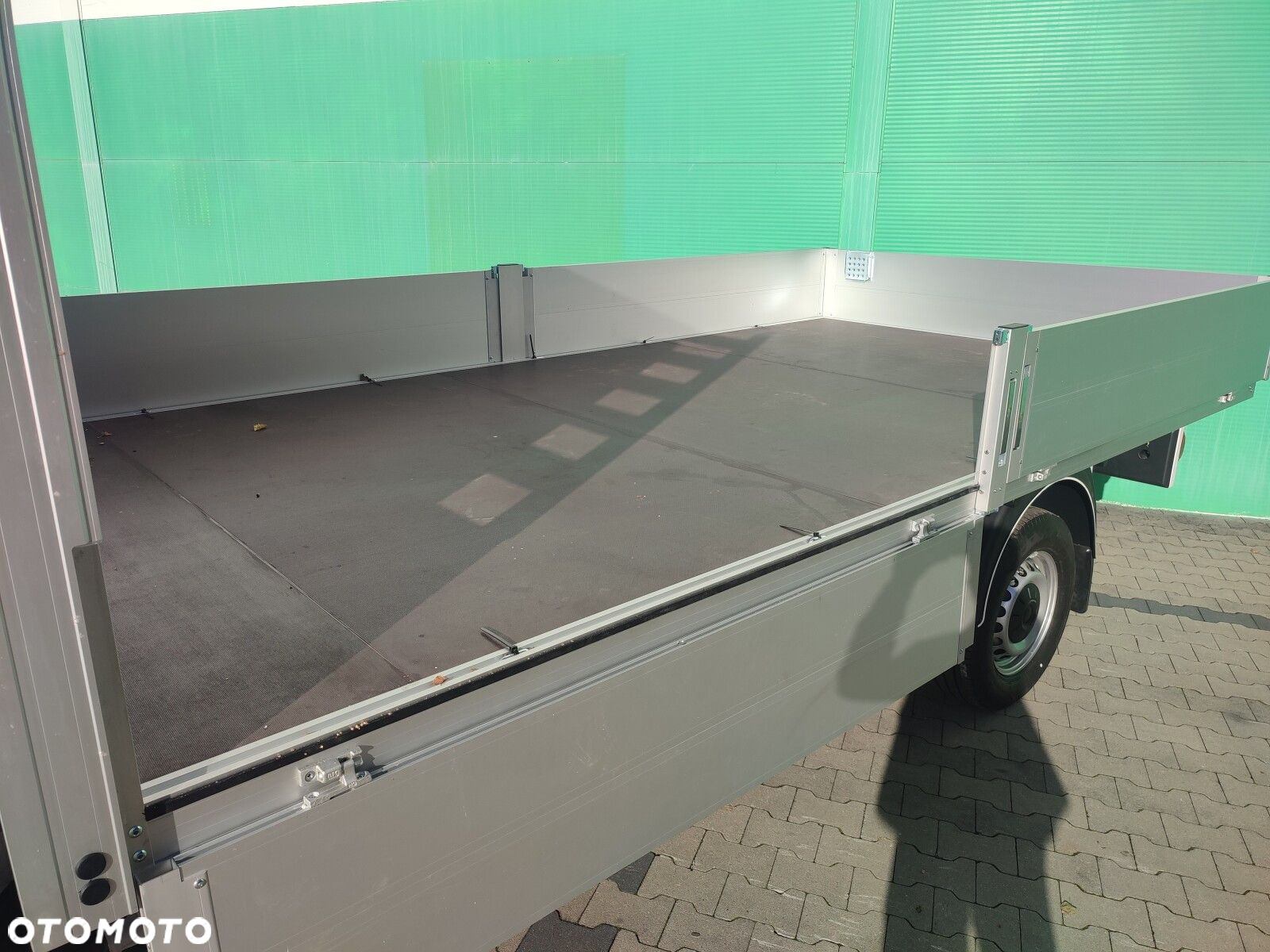 Volkswagen Crafter Crafter 35 Podwozie z pojedynczą kabiną silnik: 2,0 l EU6 SCR 177 KM / skrzynia biegów: Przedni napęd manualna 6-biegowa rozstaw osi: 4490 mm - 8