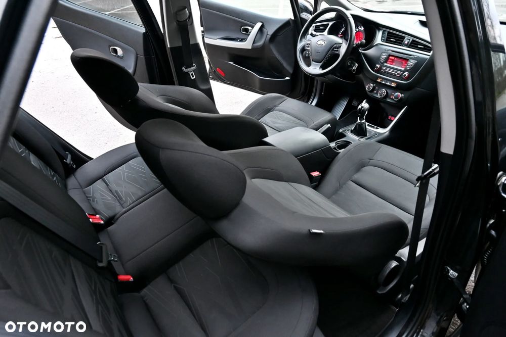 Kia Ceed 1.4 CVVT Dream-Team Edition - 23