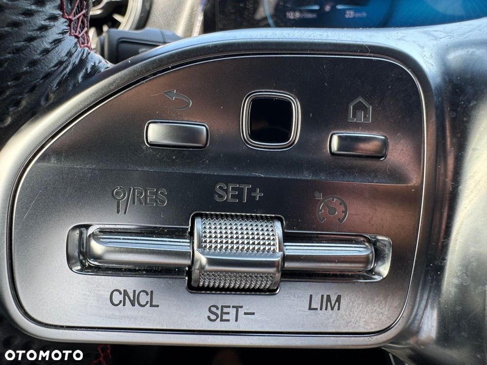 Mercedes-Benz GLB - 25