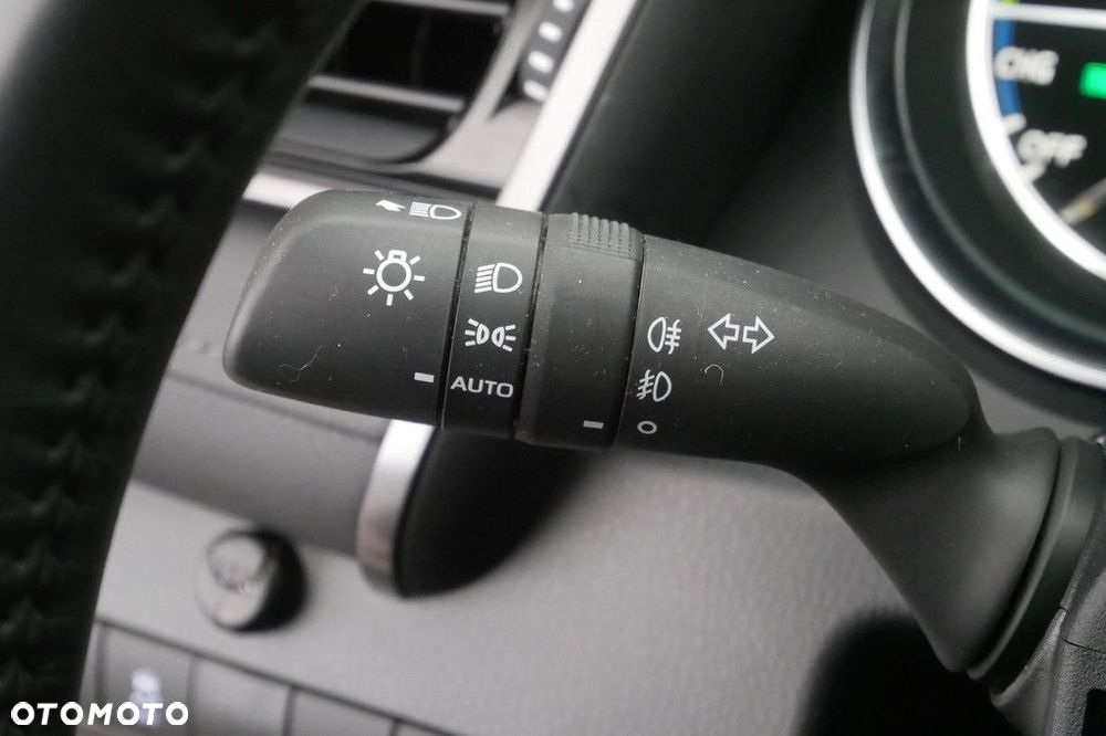 Toyota Camry 2.5 Hybrid Comfort CVT - 25