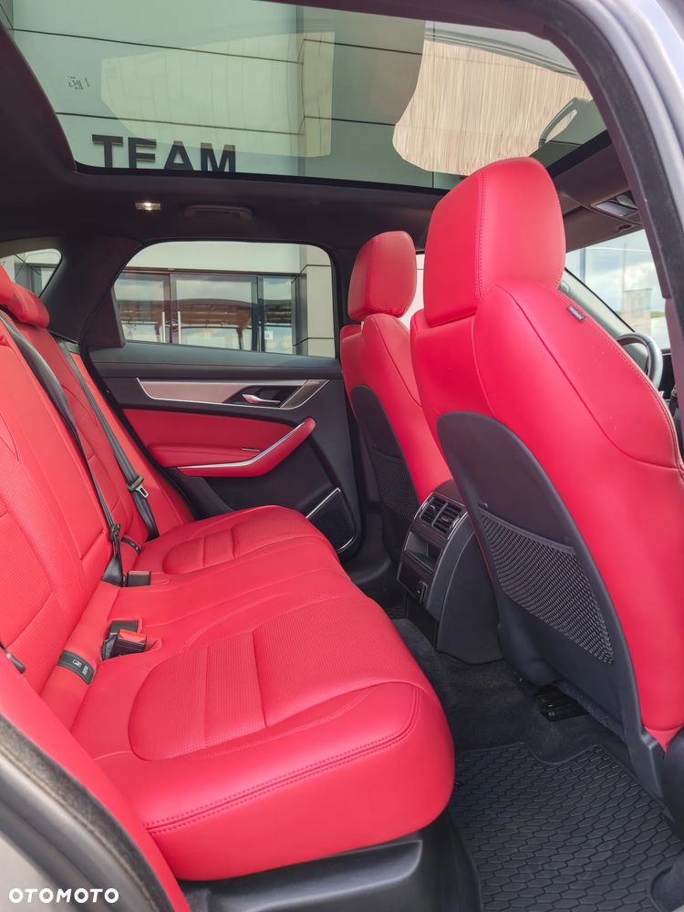Jaguar F-Pace - 11
