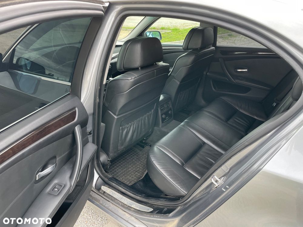 BMW Seria 5 523i Edition Exclusive - 10