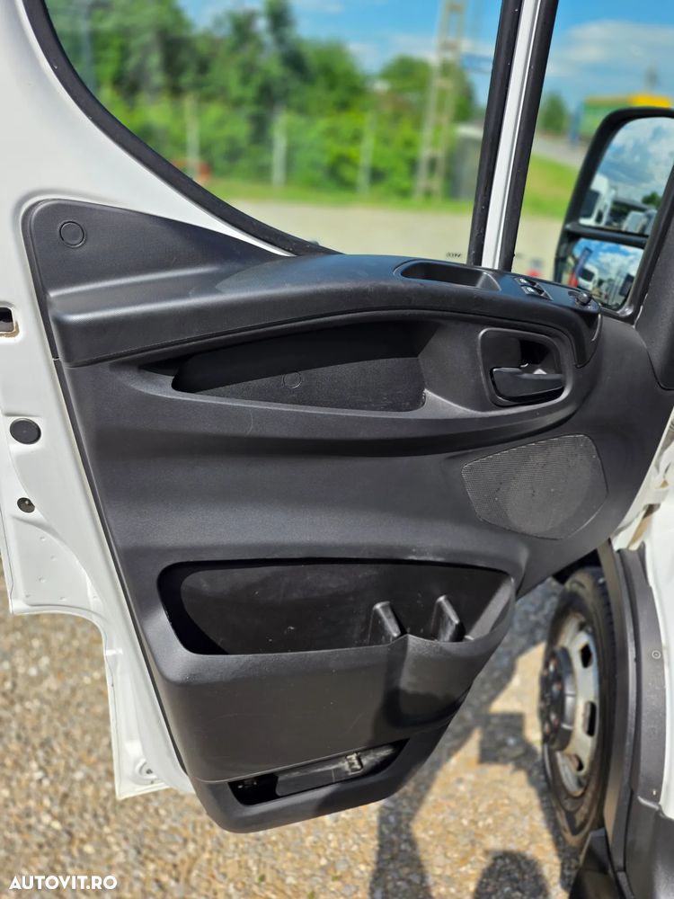 Iveco 35C13 - 21