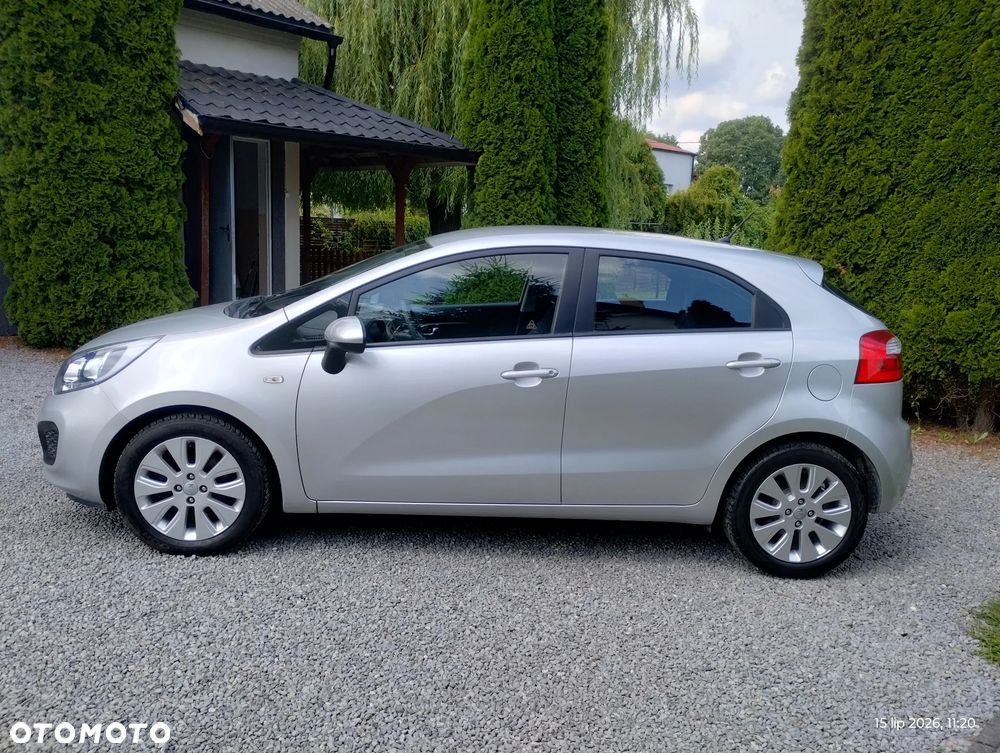 Kia Rio - 10